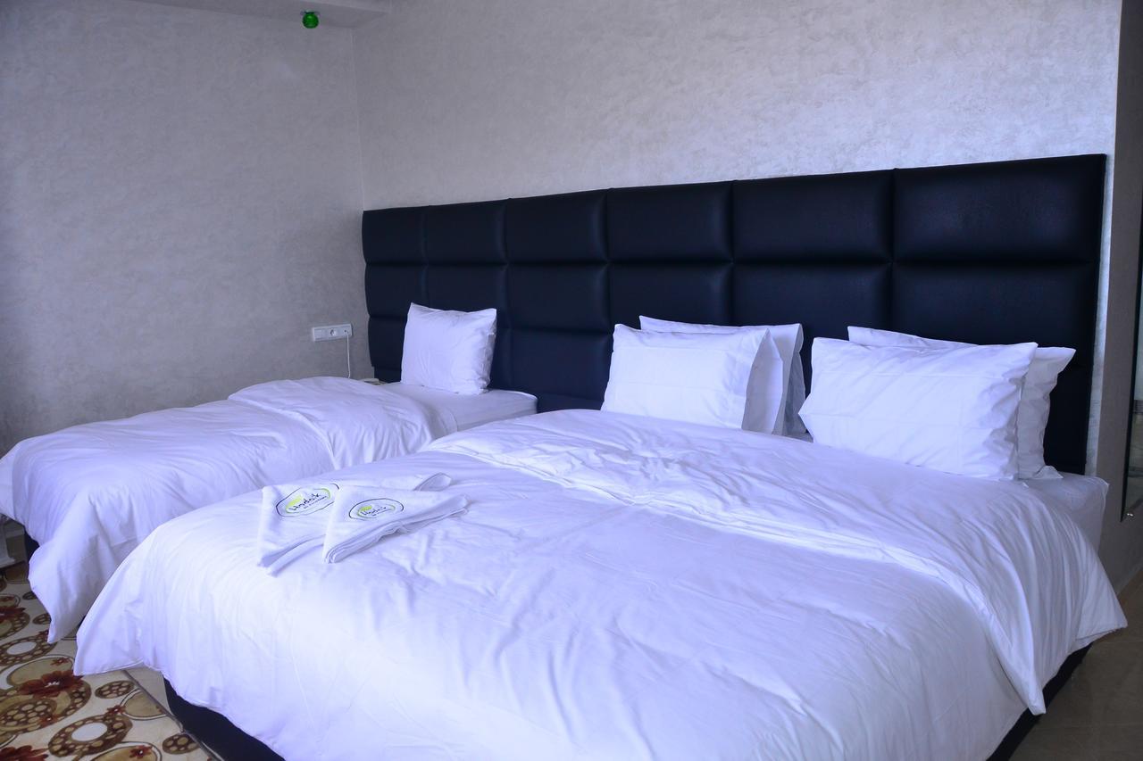 Hôtel Hadaik Ain Asserdoune Béni-Mellal Buitenkant foto